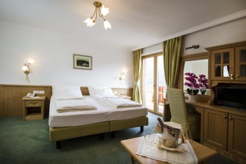 1 queen bed
