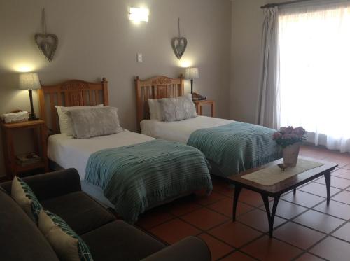 2 twin beds