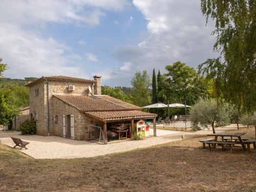 Lively Villa in Les Salelles with Private Swimmiing Pool