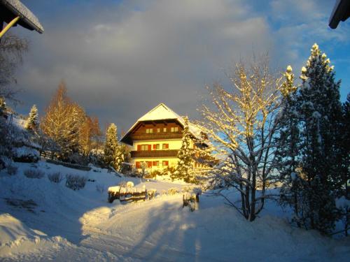 Gästehaus Bischof, Pension in Schöder bei Krakauschatten