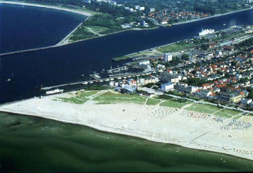 Hotel Bellevue Warnemünde - image 9