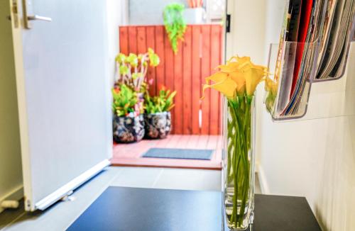 U1 Brunswick Living Ground Floor Patio Close to APT and CBD Free Wifi Tram at Doorstep in برونويك