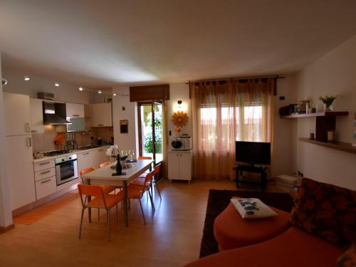 Belvilla by OYO Cherry House - Accommodation - Mergozzo