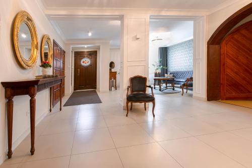 Instalações, Pod Lipami in Bystra