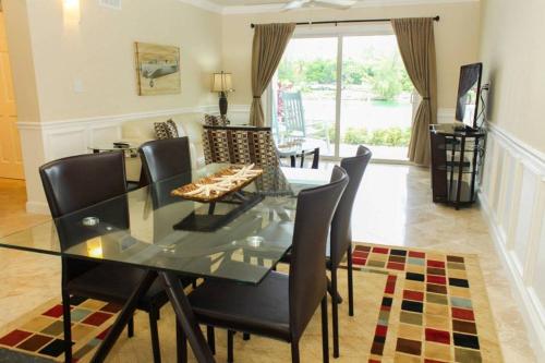 Facilities, Dolphin Cove in Freeport