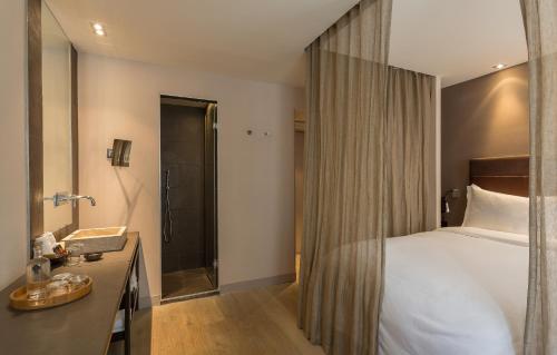 Hidden Hotel - image 4