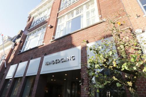 Exterior view, Van der Gang Suites uniek design in hartje Dokkum in Dongeradeel