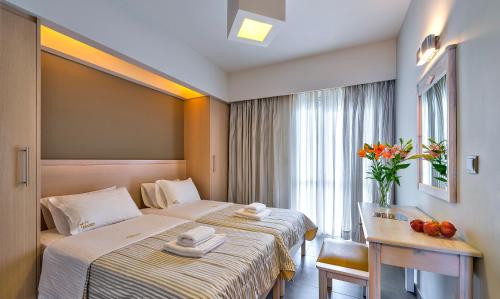 3 twin beds