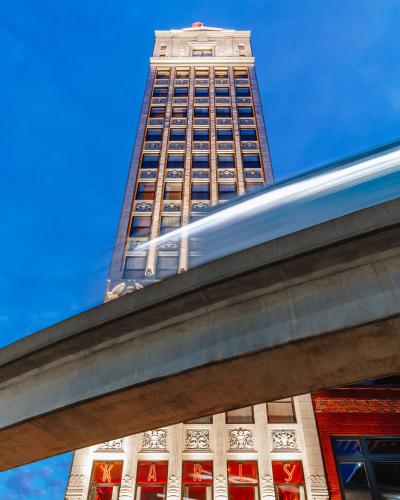 A szálláshely kívülről, The Siren Hotel near Fox Színház