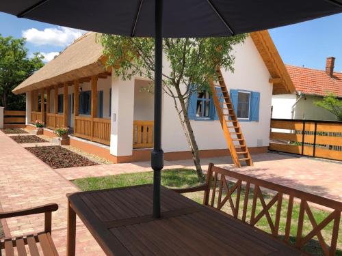 สวน, Kamillahaz in โปรอสซโล่