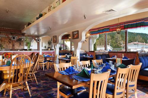 อาหารและเครื่องดื่ม, ทราเวลลอดจ์ โฮเทล จูโน (Travelodge by Wyndham Juneau) in จูโน่ (AK)