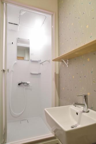 Apartment image 6