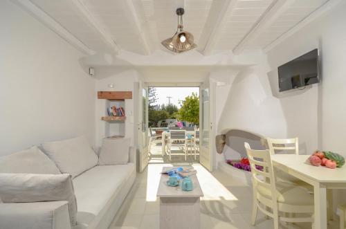 Naxian Queen Luxury Villas & Suites - image 6
