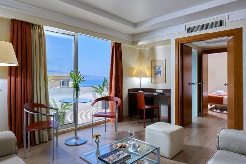 Atrion Hotel - image 5