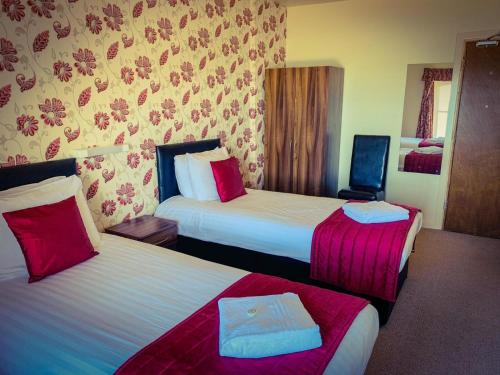 Four Oaks Hotel - image 9