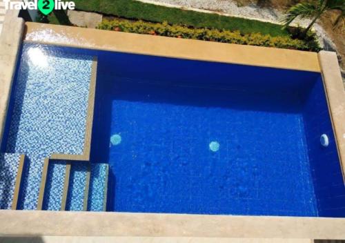casa con piscina en conjunto cerrado en