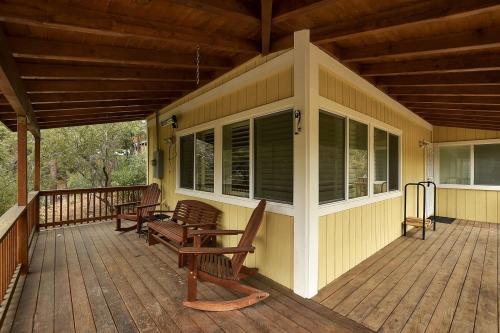 Rainbow Retreat - image 6
