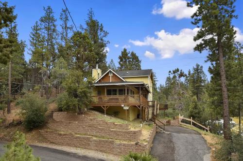 Rainbow Retreat - image 12