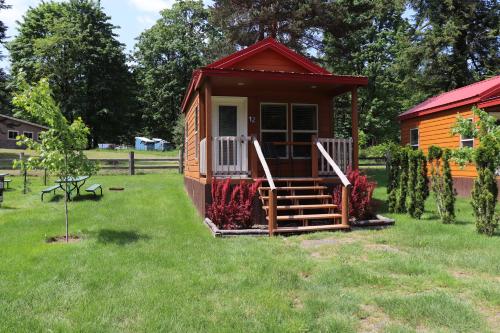 Lone Fir Resort