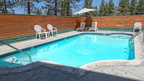 GetAways at Snow Lake Lodge - image 3