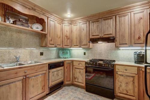 Cozy & Central Arrowhead Village Townhome Condo, Edwards (foto 9)