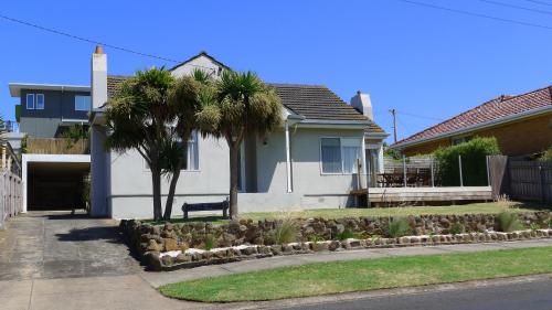 B&B Warrnambool - BEACHPOINT COTTAGE - Bed and Breakfast Warrnambool