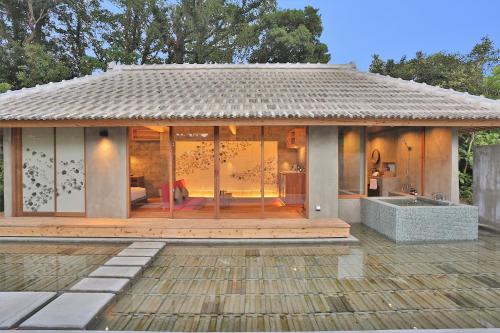 KAWASEMINOSU (MUKAKA VILLA) in Okinawa Main island