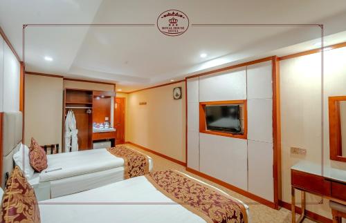 2 twin beds