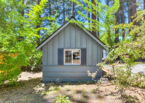 Hole In One Cabin