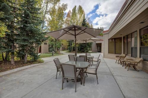 107 Ski Run Condo - image 3