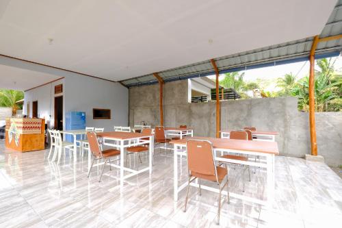 مطعم, OYO 1536 Jeri Homestay in كوتا