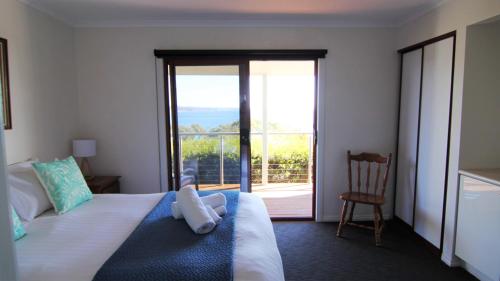 DOLPHIN LOOKOUT COTTAGE - amazing views of the Bay of Fires in Binalongbeja