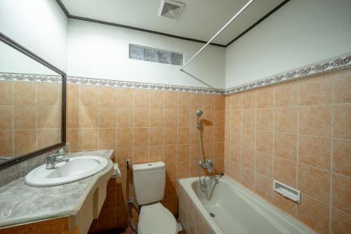 room detail thumbnail 2