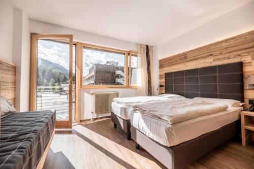 Double or Twin Room with Balcony