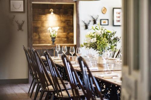 餐廳, 梅休因阿姆斯賓館 (The Methuen Arms) in 科斯罕