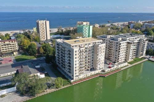 Oasis by the Lake - Solid Residence Mamaia Apartment