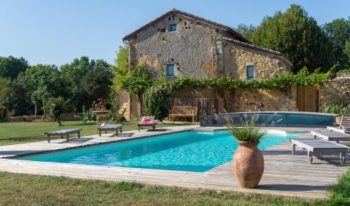 B&B, Chambres Dordogne, Clos de Saint-Maime - 수영장