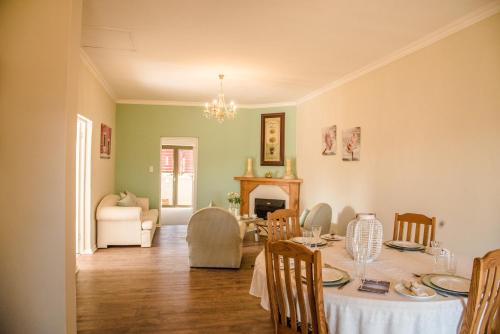 Giant's View Village Giant's View Village