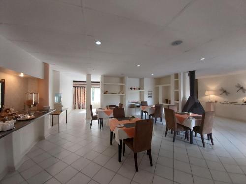 Makanan dan Minuman, Rockview Lodge in Broham