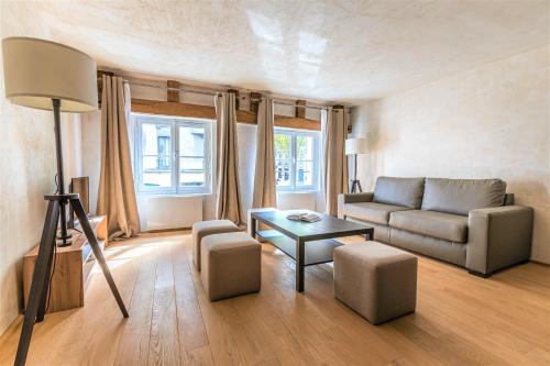 Luxurious & Design Flat 2BR/8P- Boulevard Saint Germain, Paris