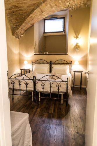  la casa del vicolo - city center -, Ferienwohnung in Perugia