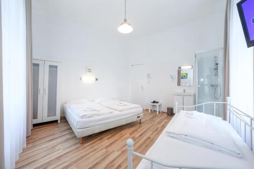 Timeout City Hotel, 5 min to city center, Self Check In – Vienna, NY