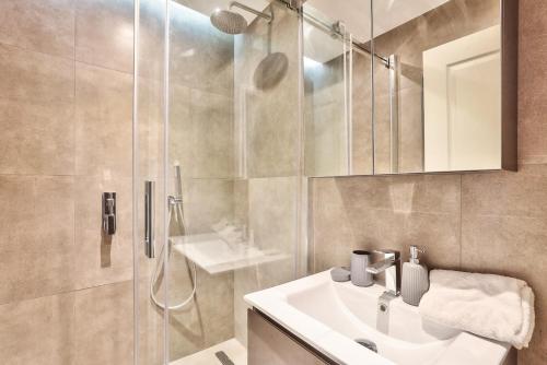 79 - Urban Love Le Marais - image 14