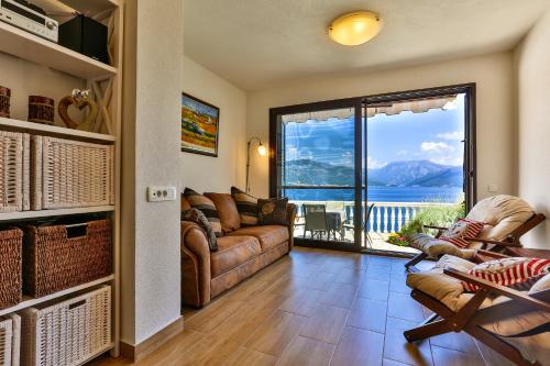 B&B Tivat - Apartment 365 - Bed and Breakfast Tivat
