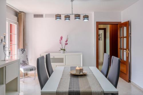 Pianista Apartment Granada by A3Rentals