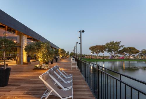 주변 환경, Dream Island Spa & Health Resort in 아인 주림