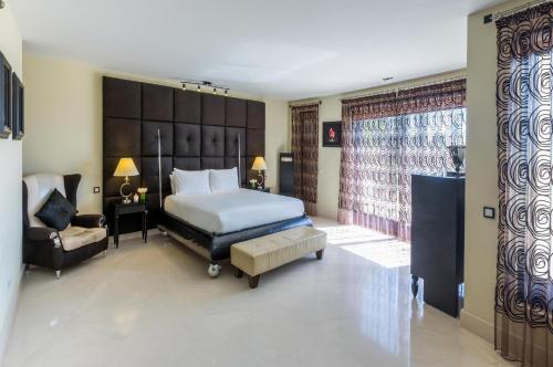 VILLA 10 bedrooms NEW GOLDEN MILE MARBELLA - image 10