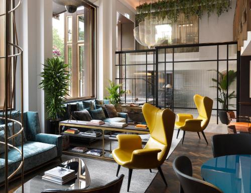 The Athenaeum Hotel & Residences - image 4