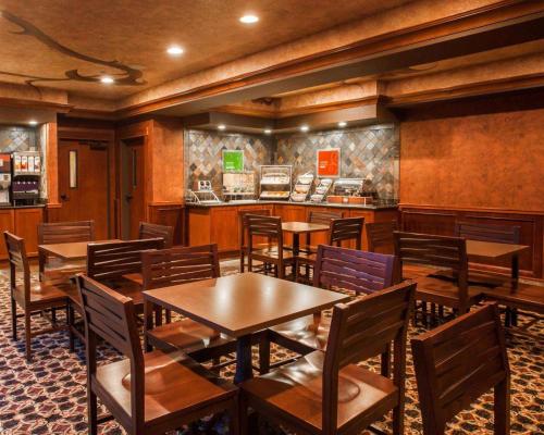 Comfort Suites