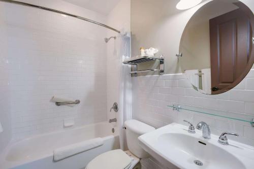 Water Street Hotel & Marina Ascend Hotel Collection - image 5